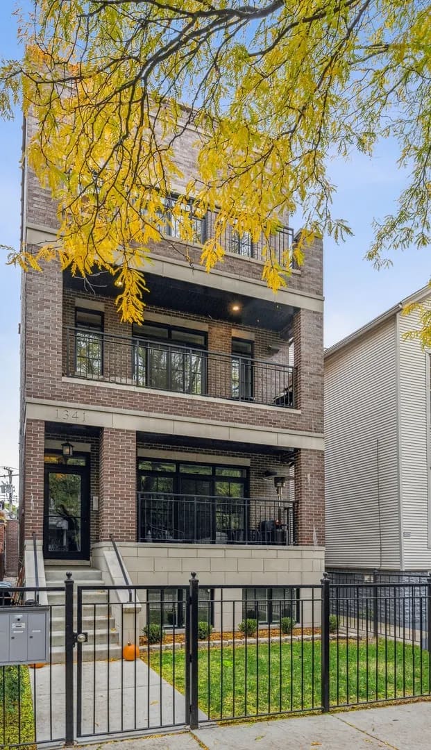 1341 W George Street Unit: 1, Chicago, IL 60657, Chicago
