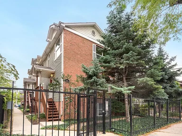 2113 Kedzie Avenue Unit C, Chicago, IL 60647, exterior
