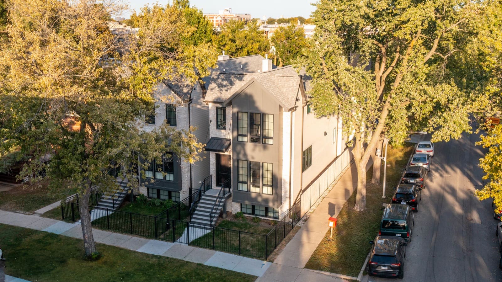 2501 N Sawyer Avenue, Chicago, IL 60647, exterior