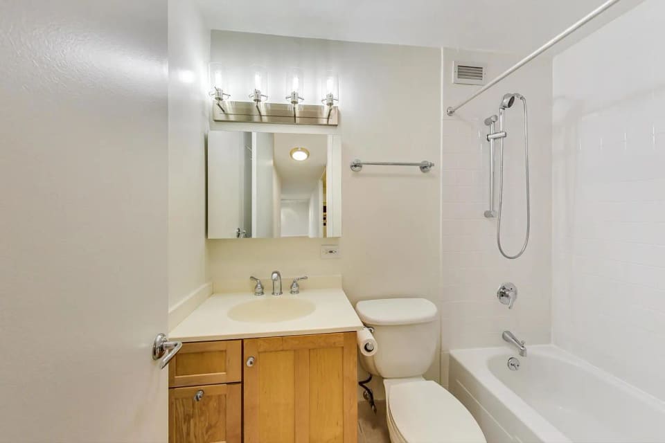 2650 N Lakeview Avenue Unit: 2007, Chicago, IL 60614, photo 8