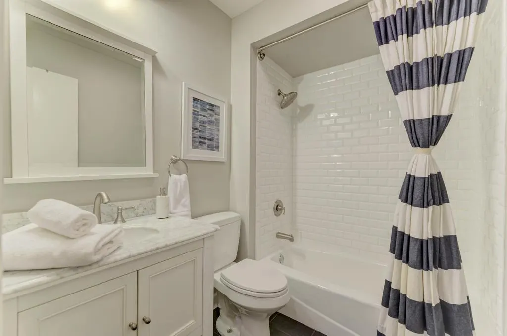 512 N Peoria Street, Chicago, IL 60642, photo 7